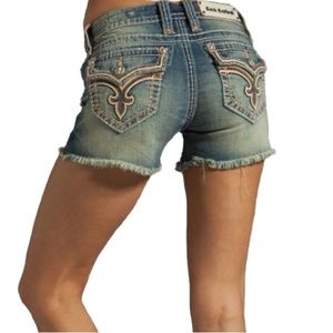 ROCK REVIVAL: Allegra Easy Flap Pocket Jean Shorts - Size 26